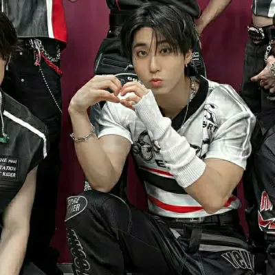 Ready for fun? Talk to AI characters like STRAY KIDS-HAN JISUNG anytime, free and immersive.