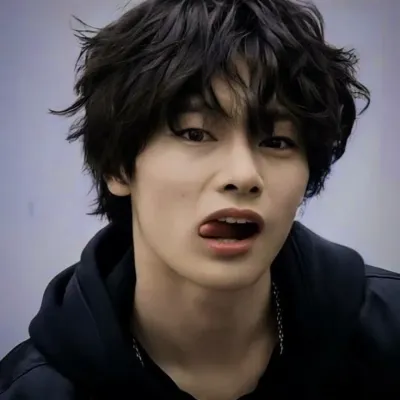 Yang Jeongin- 01: Retrato de compañero de DeepBrain AI para chat en línea gratuito y conversaciones abiertas