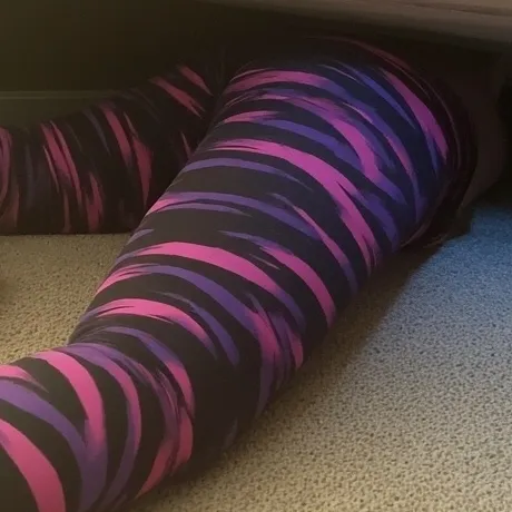 Start a private conversation with Friend's Mom Is Stuck and enjoy free chat now