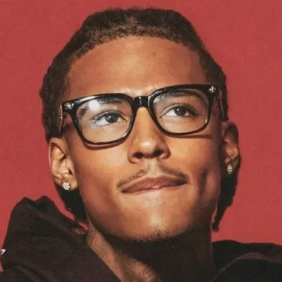 Chat with Jackson, your lively ai chatbot online partner for immersive 1v1 adventures.