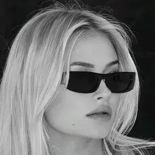 Mia Sokolov: Avatar personalizzabile di fidanzata/fidanzato con intelligenza artificiale e tratti della personalità realistici	