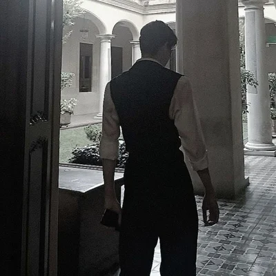 Your Husband Daniel: an ai chat anime role designed for comic enthusiasts.