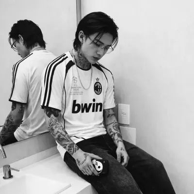 ヒョンジン-BR: 音声チャットとニューラルネットワーク駆動の特性を備えた未来的な AI チャットボット インターフェース