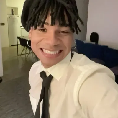 Dive into stories with Tom Filho, a lively spicy AI web chatbot for creative roleplay.