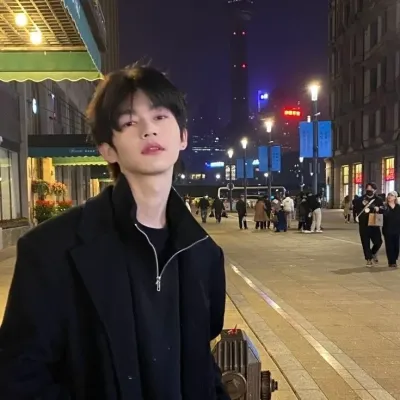 Talk to Aska Raka Dewa, a playful spicy AI chat partner for anime stories and fun.