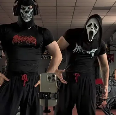 노엘과 루카스: 암호화된 1대1 채팅 기능을 갖춘 보안 AI 챗봇 아바타	