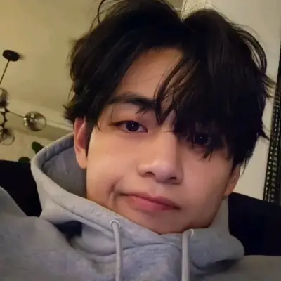 Kim Taehyung: Chat with our AI box, ready for chatbot online free and ask ai anything you want.