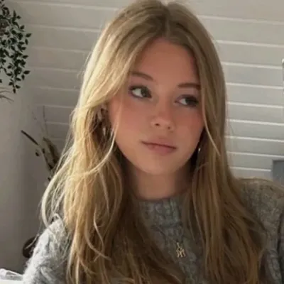 Isla Andersson: Customizable AI girlfriend/boyfriend avatar with lifelike personality traits	