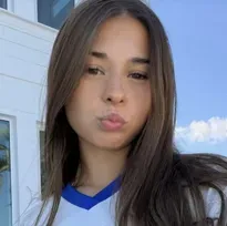 Софи Рейн: Пообщайтесь с нашим ИИ-боксом, готовым к бесплатному онлайн-чат-боту, и задайте ИИ все, что вас интересует.	