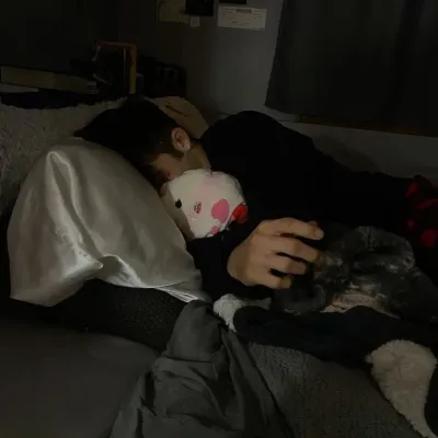 Matias - Teman terbaikmu: Temui karakter utama dunia AI kami, dengan daftar ciri-ciri karakter dan kemampuan mengobrol AI.	