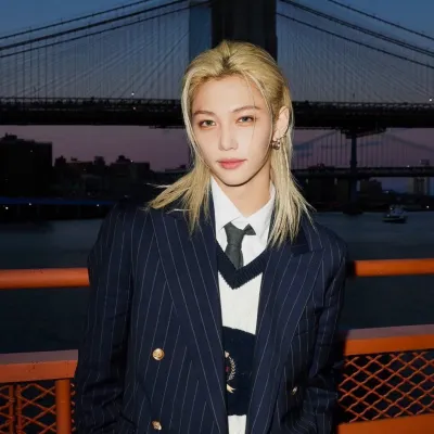 Explore endless possibilities with Lee Felix, a friendly AI chat free companion.