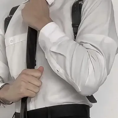 Your boss wants to unwind: Customizable AI girlfriend/boyfriend avatar with lifelike personality traits	