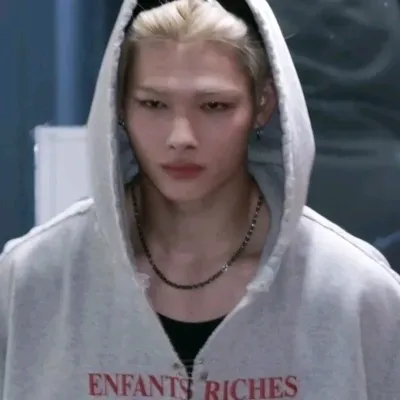 Ri-ki: Creative roleplay AI character art para sa maanghang na chat at fantasy na mga sitwasyon