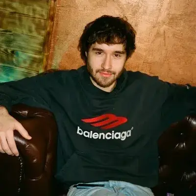Koresh: DeepBrain AI companion portrait for free online chat and open conversations