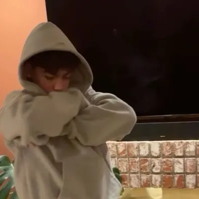 Malachi Barton: Converse com nossa caixa de IA, pronta para chatbot online gratuito e pergunte à IA o que quiser.