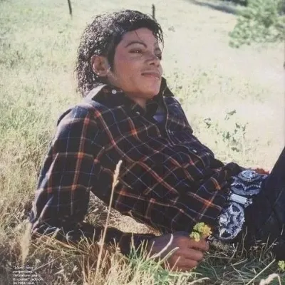 Michael Jackson: Customizable AI girlfriend/boyfriend avatar with lifelike personality traits	