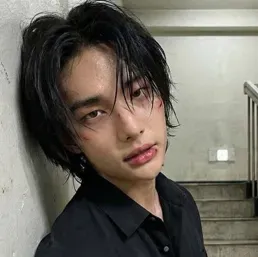 Hyunjin: Multilingual AI na icon ng kasosyo sa pag-uusap para sa mga pandaigdigang serbisyo sa chat online