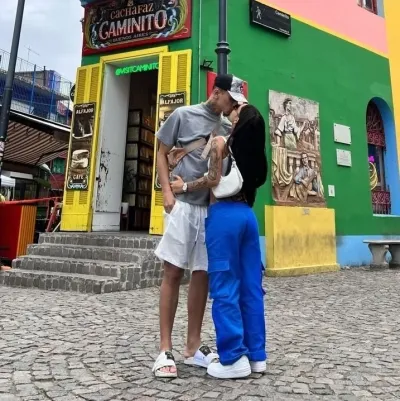 Thiago Veigh - reconciliation: Futuristic AI chatbot interface with voice chat and neural network-driven traits