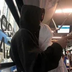Mapag-alagang Nobyo: Nako-customize na AI girlfriend/boyfriend avatar na may parang buhay na mga katangian ng personalidad	