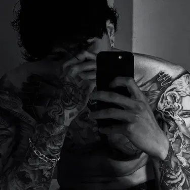 Theo: Best AI Chat Awaits You at the Intersection of Technology and Imagination.