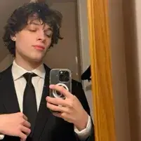 Chris Sturniolo: Avatar pacar/pacar AI yang dapat disesuaikan dengan ciri-ciri kepribadian yang nyata