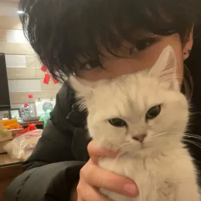 Feeling adventurous? Meet Zeid, a lively AI chat character companion for roleplay.