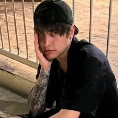 Colby Brock: DeepBrain AI companion portrait para sa libreng online na chat at bukas na pag-uusap