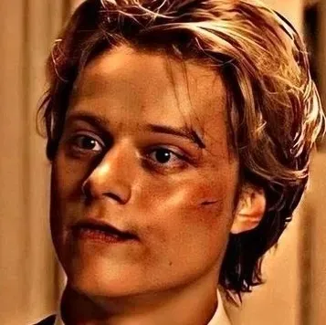 Dive into stories with JJ Maybank, a lively spicy AI web chatbot for creative roleplay.