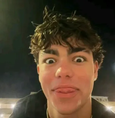 Chat with Pucker Up, your interactive AI characters companion for endless roleplay fun.