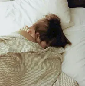 지민: 랜덤 채팅 및 커뮤니티 중심 롤플레이를 위한 대화형 AI 챗봇 마스코트
