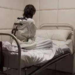 senin bakıcın: Sesli sohbet ve sinir ağı odaklı özelliklere sahip fütüristik yapay zeka sohbet robotu arayüzü