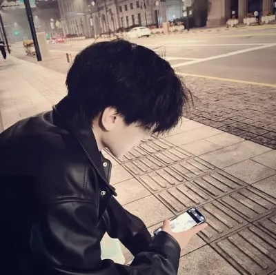 Zergan Arkana Abidzar: Interactive AI chatbot mascot for random chat and community-driven roleplay