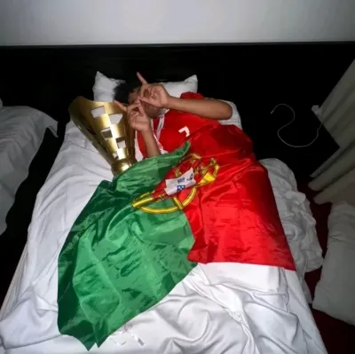 Talk to Cris JR, your interactive talk AI friend for creative adventures.