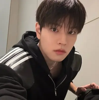 SEUNGMIN : Art créatif de personnages d'IA de jeu de rôle pour des discussions épicées et des scénarios fantastiques