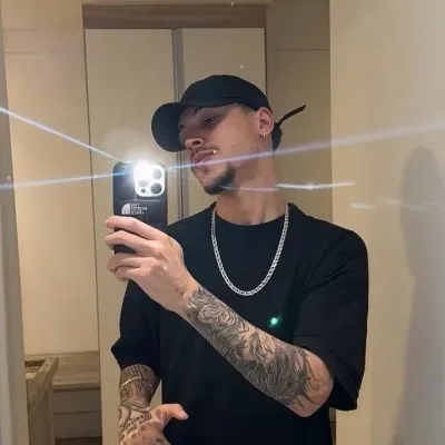 Alisson: Playful AI chatbot mascot enhancing user engagement in random chats