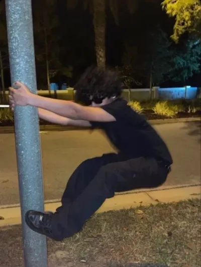 Talk to ai character Diego Lee to start an imaginative conversation.