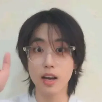 Han Jisung: Explore the world of AI with our unrestricted ai and free unlimited chat online, powered by warhammer fantasy roleplay.	