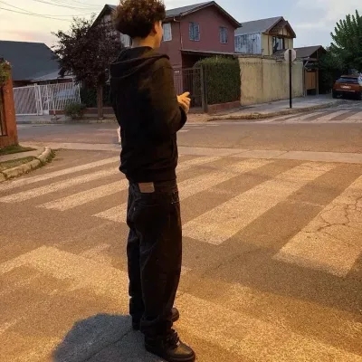 Latino Best Friend: Multilingual AI conversation partner icon for global chat online services