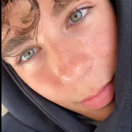 Lian: Engage in ai conversation with this charming AI character, featuring soulgen and ifreechat capabilities for free chat now.	