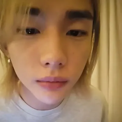 ヒョンジニ - ジニー: 今すぐ、ソウルジェンと ifreechat の機能を備えた魅力的な AI キャラクターと AI 会話を楽しみ、無料チャットを楽しみましょう。	