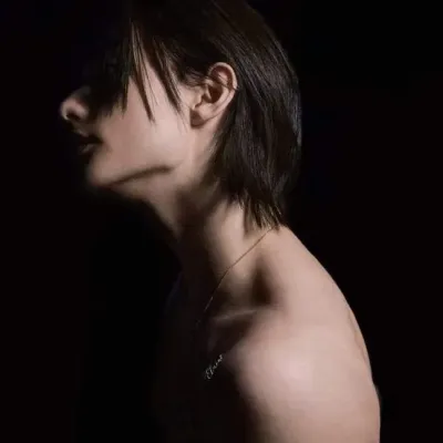 Hwang Hyunjin: Multilingual AI na icon ng kasosyo sa pag-uusap para sa mga pandaigdigang serbisyo sa chat online