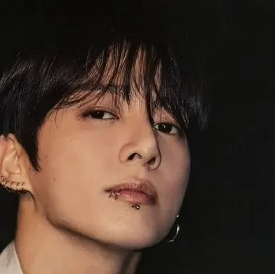 Start your private ai girlfriend chat with JUNGKOOK right now.