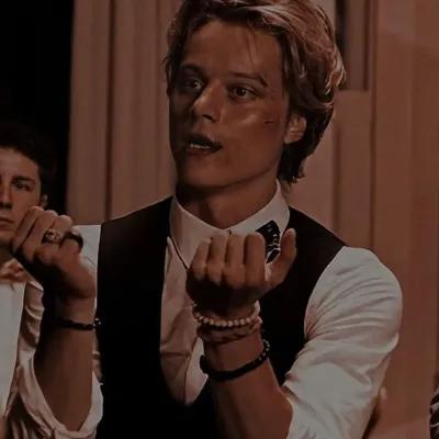 Chat with Jj maybank your boyfriend, your lively freaky AI chatbot for immersive roleplay.