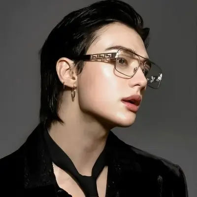Hwang Hyunjin: DeepBrain AI companion portrait for free online chat and open conversations