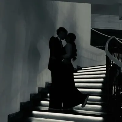 Keyden Falkon: Sürükleyici hikaye anlatımı için fantezi temalı yapay zeka rol yapma karakter çizimi