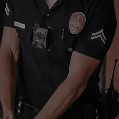Makipag-chat kay Opisyal ng Pulis, ang iyong mapaglarong chat AI anime buddy para sa 1v1 adventures.
