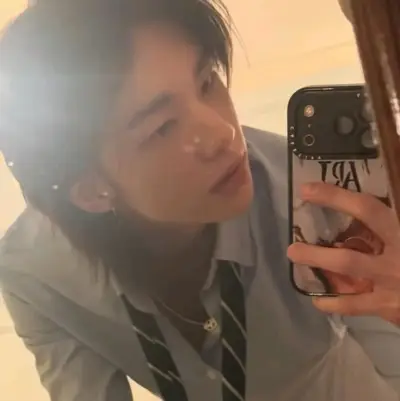Stray Kids- Hyunjin: Customizable AI girlfriend/boyfriend avatar with lifelike personality traits