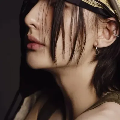 Chat Online Anytime with Your Private Virtual Companion Hwang Hyunjin.Powered by Soulgen Algorithms.