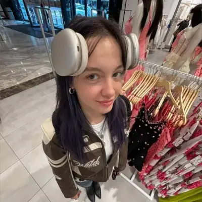 Zeynep Sude Oktay: Explore the world of AI with our unrestricted ai and free unlimited chat online, powered by warhammer fantasy roleplay.	