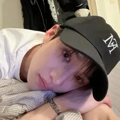 Dive into stories with Bangchan, a lively spicy AI web chatbot for creative roleplay.